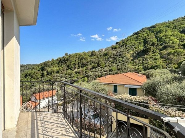 appartamento in vendita ad Alassio in zona Moglio