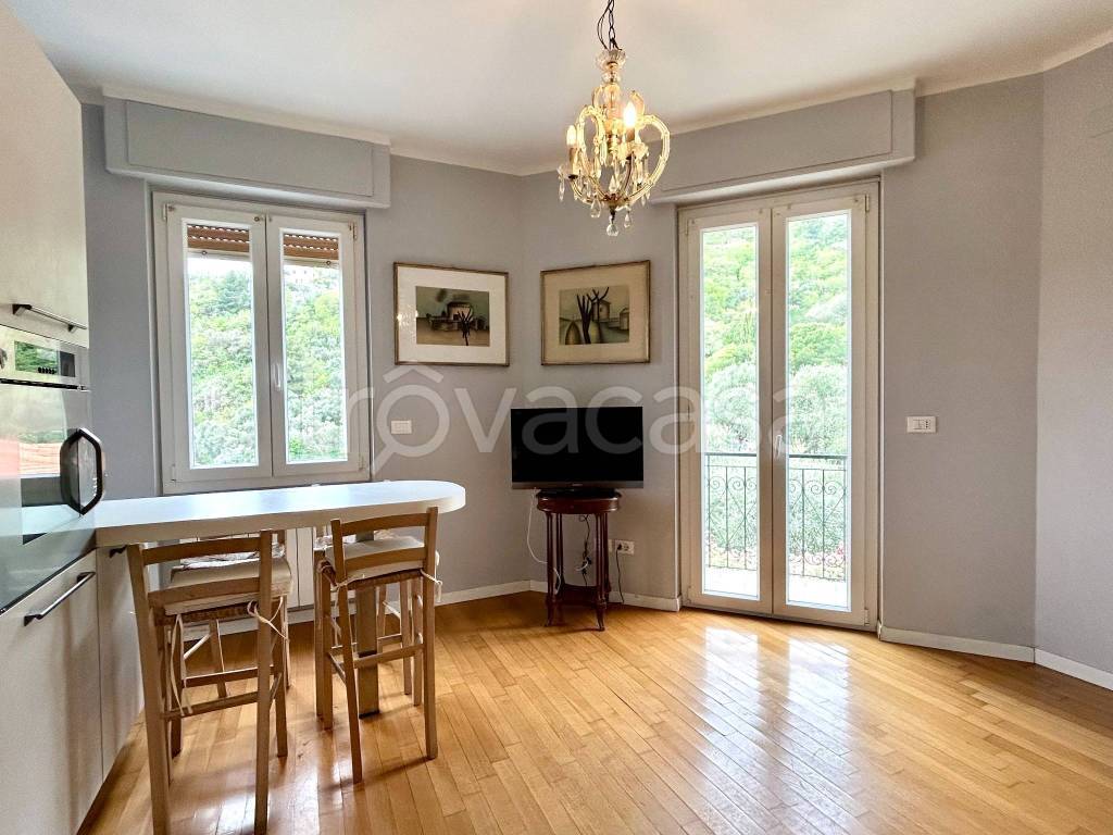 appartamento in vendita ad Alassio in zona Moglio