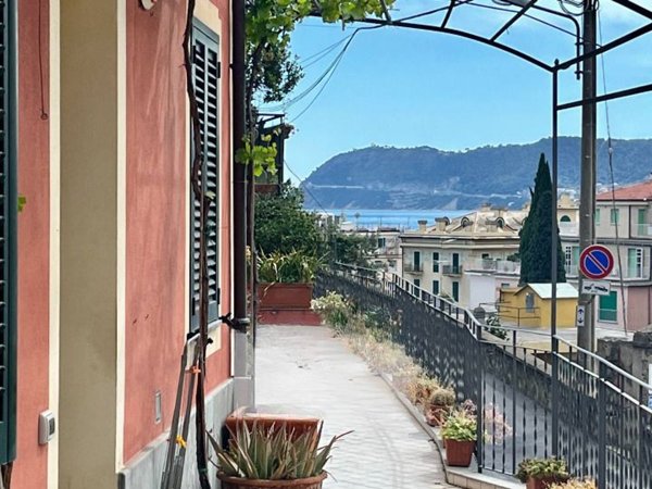 casa indipendente in vendita ad Alassio