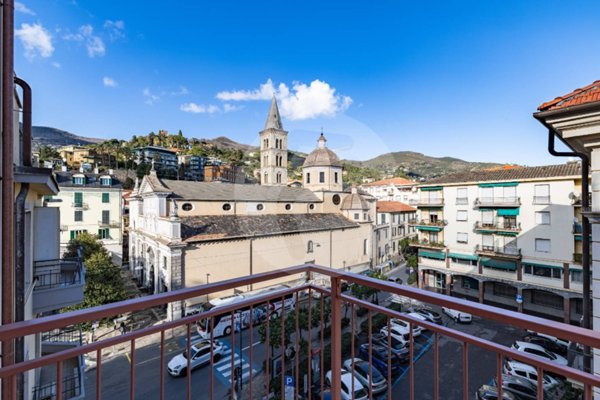 appartamento in vendita ad Alassio