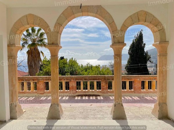 villa in vendita ad Alassio