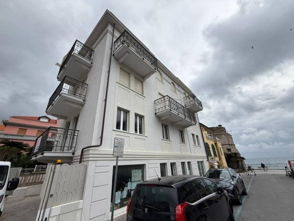 appartamento in vendita ad Alassio in zona Caso