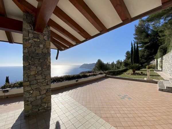 casa indipendente in vendita ad Alassio