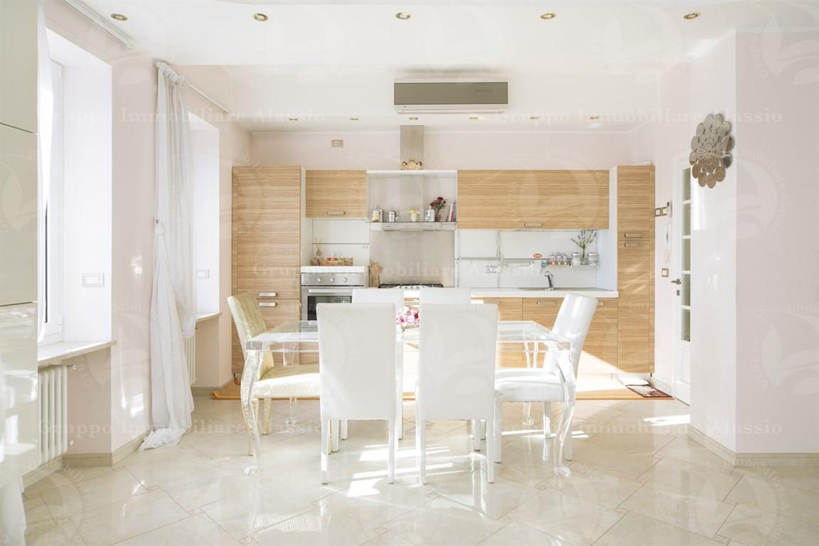 appartamento in vendita ad Alassio