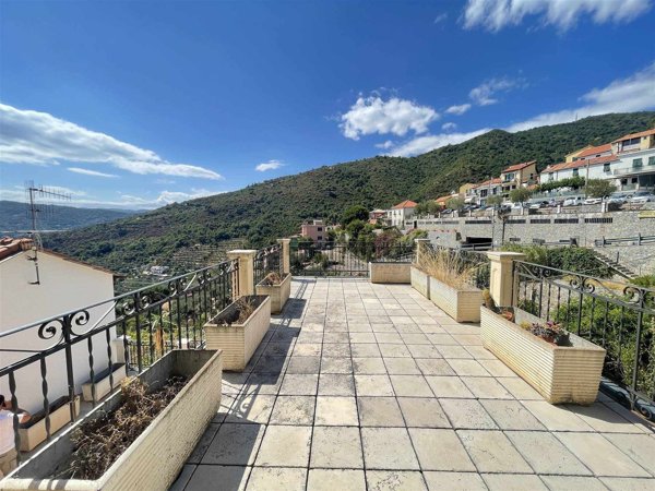 appartamento in vendita ad Alassio in zona Solva
