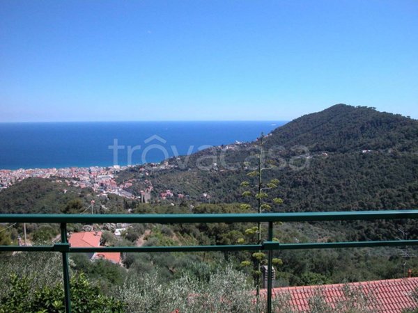 casa indipendente in vendita ad Alassio in zona Moglio