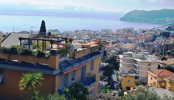 appartamento in vendita ad Alassio
