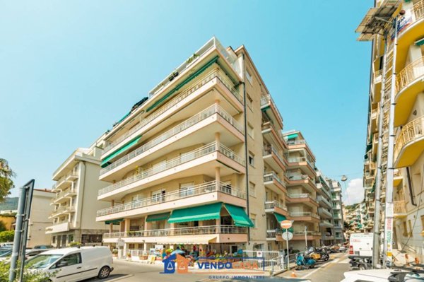 locale di sgombero in vendita ad Alassio