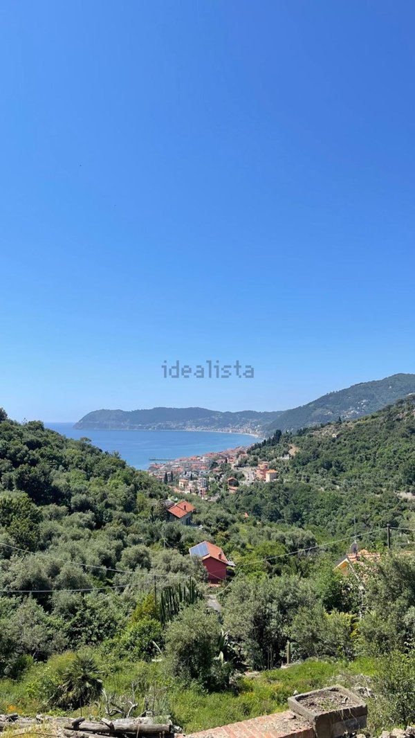 casa indipendente in vendita ad Alassio
