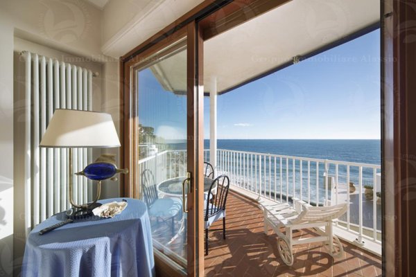 appartamento in vendita ad Alassio