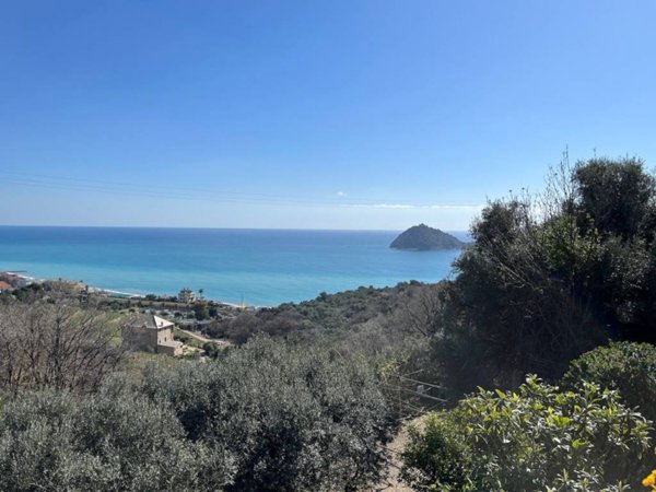 casa indipendente in vendita ad Alassio