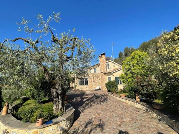 casa indipendente in vendita ad Alassio