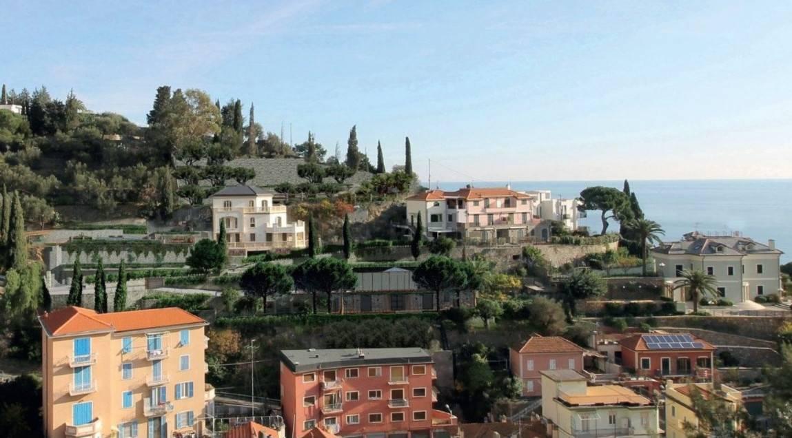 casa indipendente in vendita ad Alassio