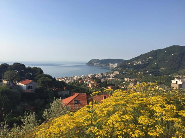 villa in vendita ad Alassio