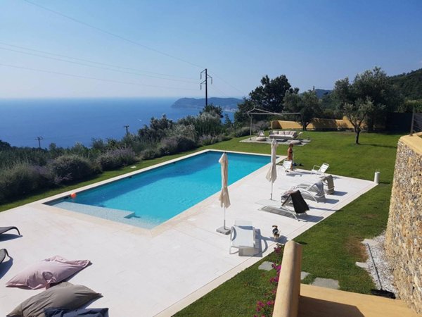 casa indipendente in vendita ad Alassio