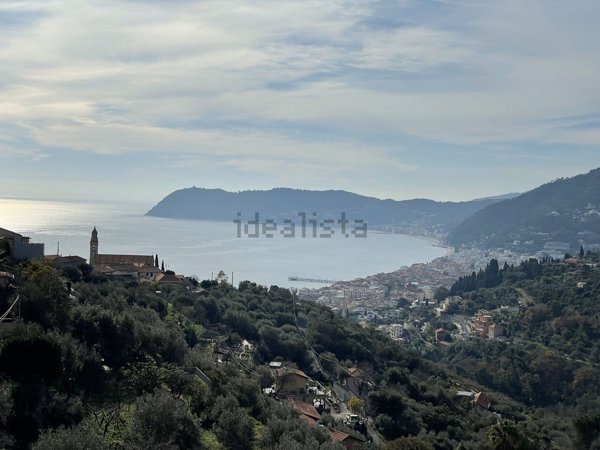 casa indipendente in vendita ad Alassio