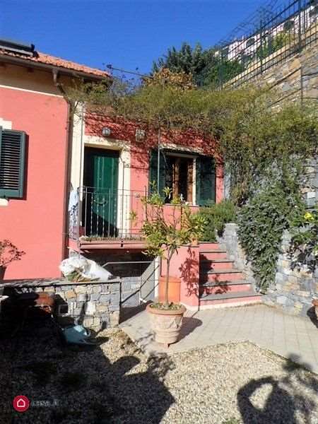 casa indipendente in vendita ad Alassio in zona Solva