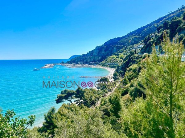 appartamento in vendita ad Alassio in zona Solva