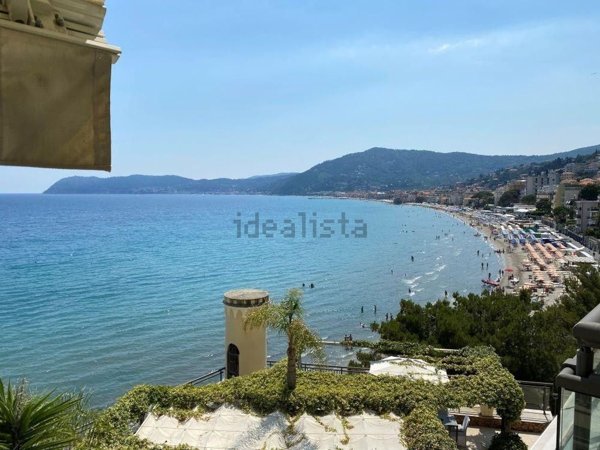 appartamento in vendita ad Alassio
