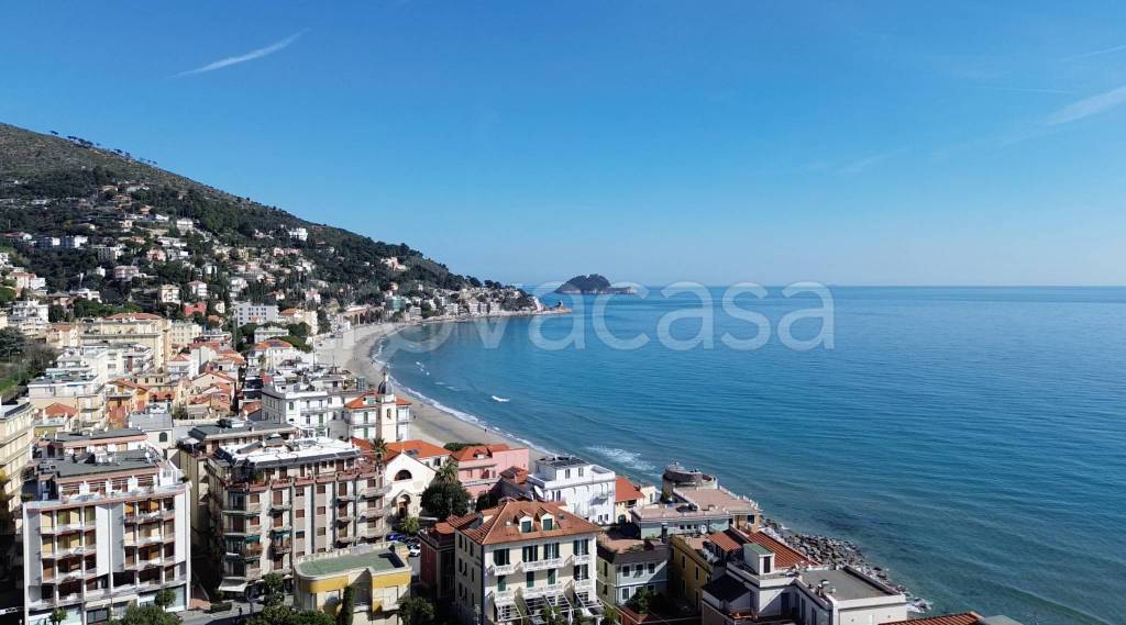 appartamento in vendita ad Alassio