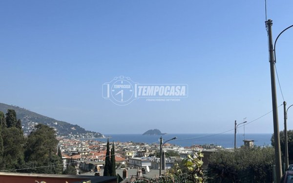 appartamento in vendita ad Alassio
