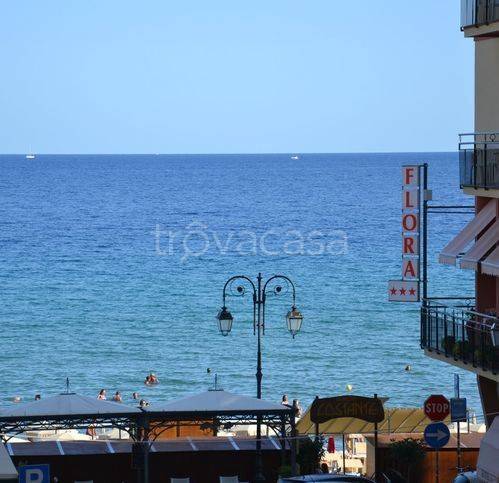 appartamento in vendita ad Alassio
