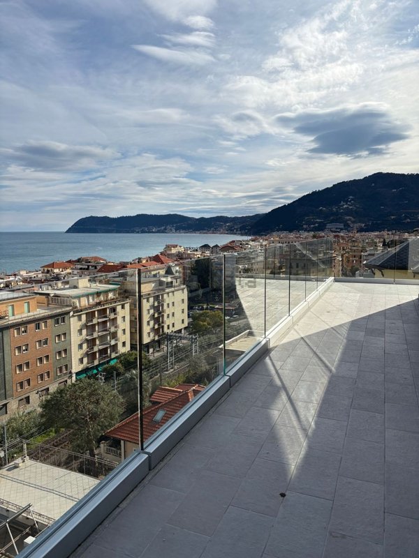 appartamento in vendita ad Alassio