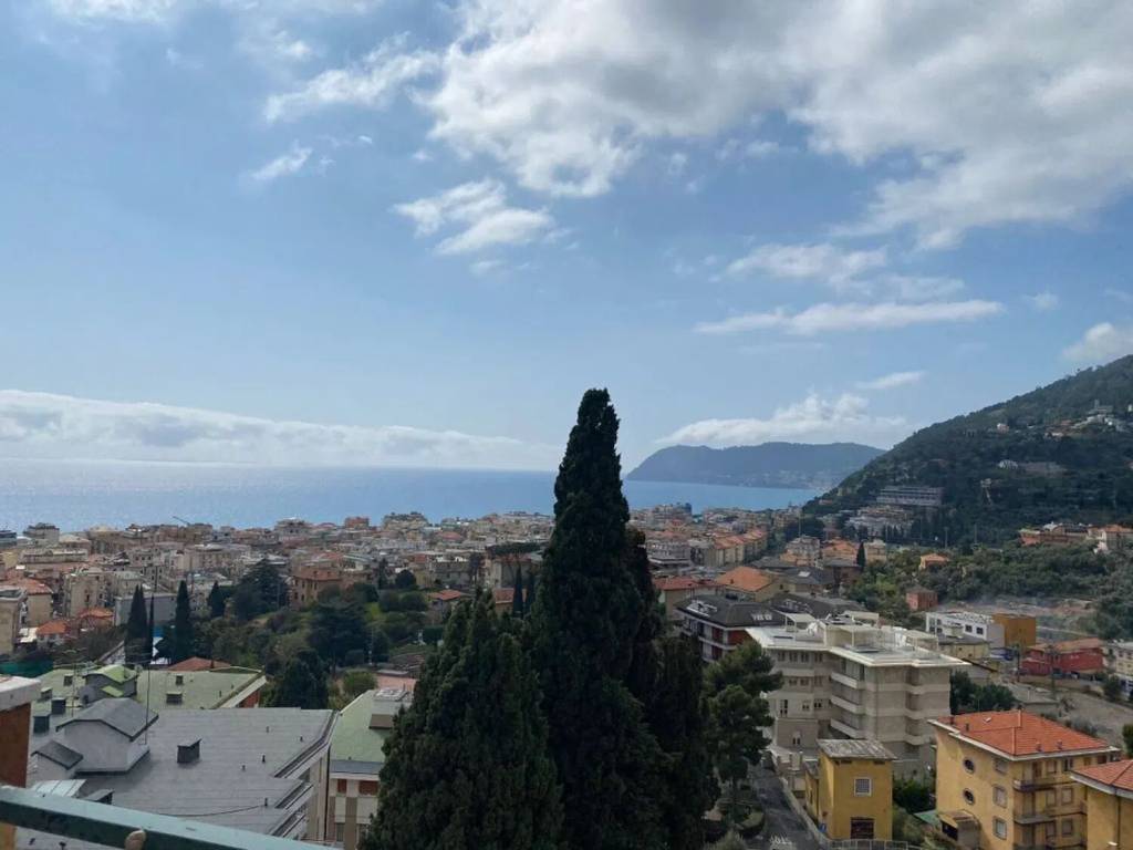 appartamento in vendita ad Alassio