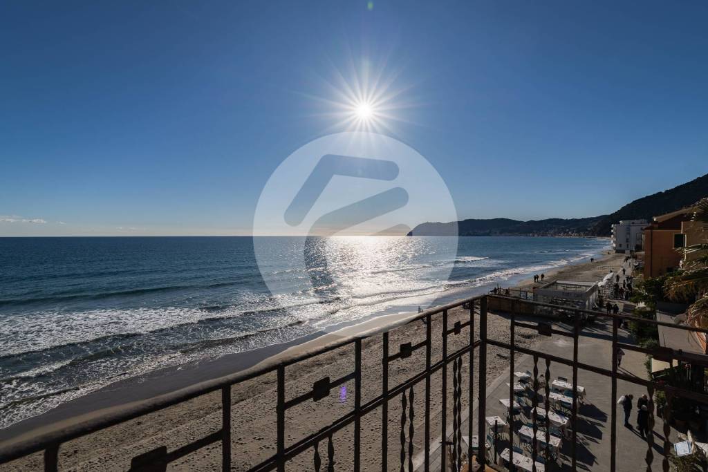 appartamento in vendita ad Alassio