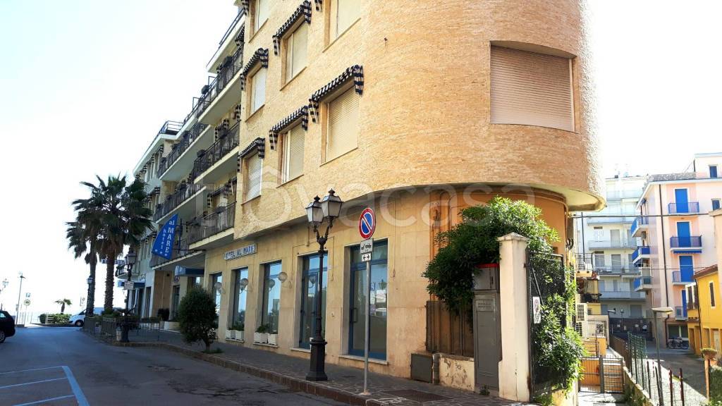 locale commerciale in vendita ad Alassio