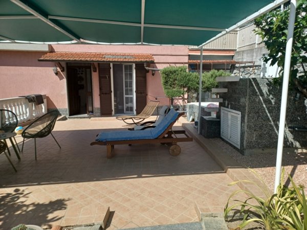 casa semindipendente in vendita ad Alassio