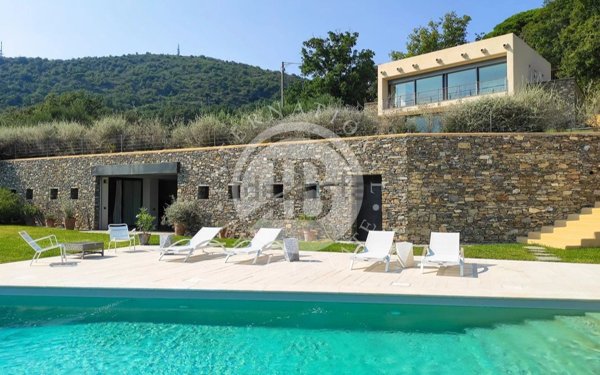 casa indipendente in vendita ad Alassio
