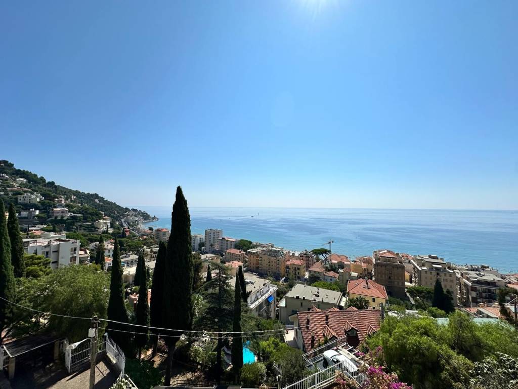 appartamento in vendita ad Alassio