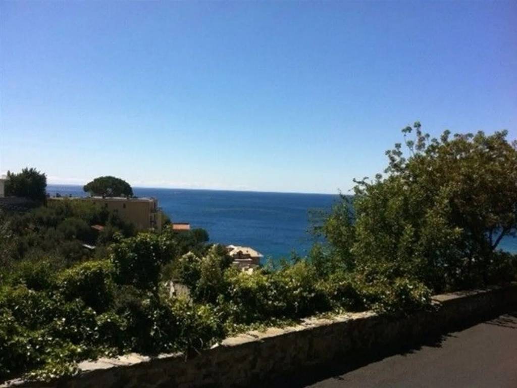 appartamento in vendita ad Alassio