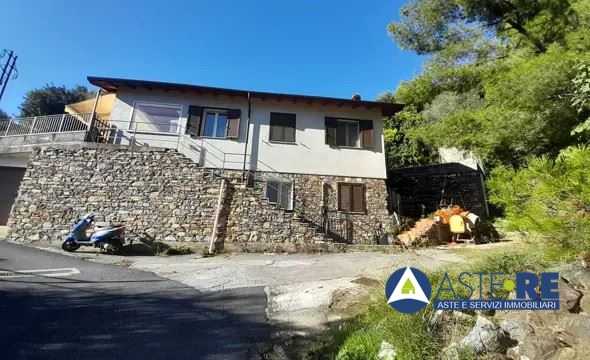 casa indipendente in vendita ad Alassio