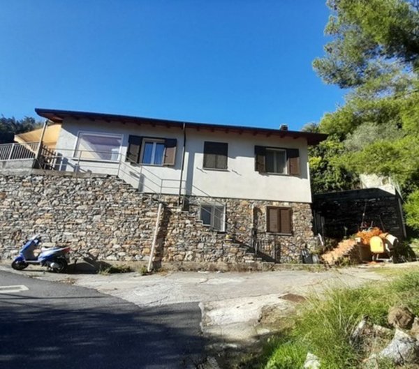casa indipendente in vendita ad Alassio
