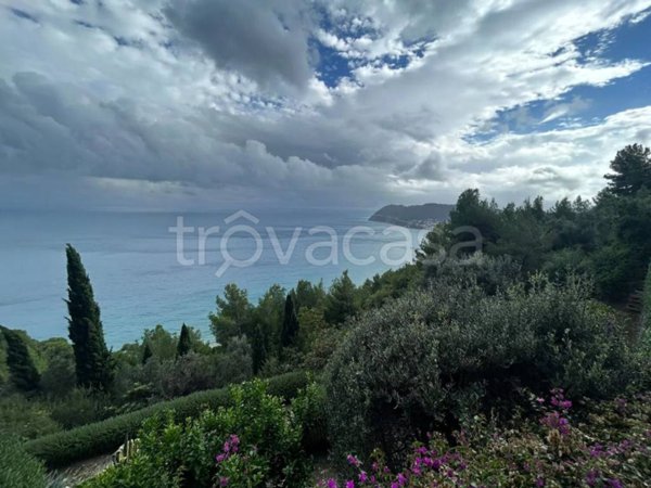 casa indipendente in vendita ad Alassio