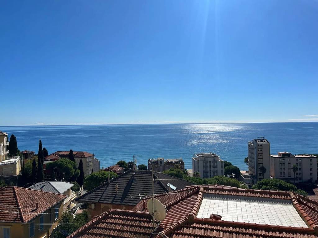 appartamento in vendita ad Alassio
