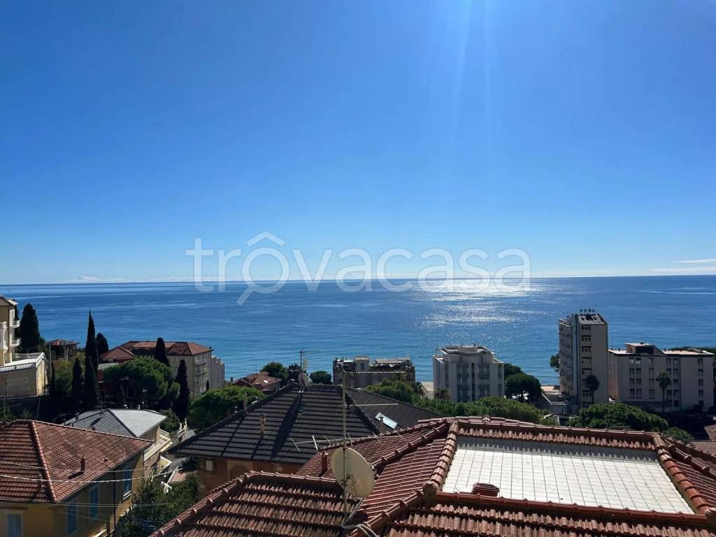 appartamento in vendita ad Alassio