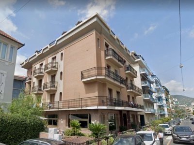 negozio in vendita ad Alassio