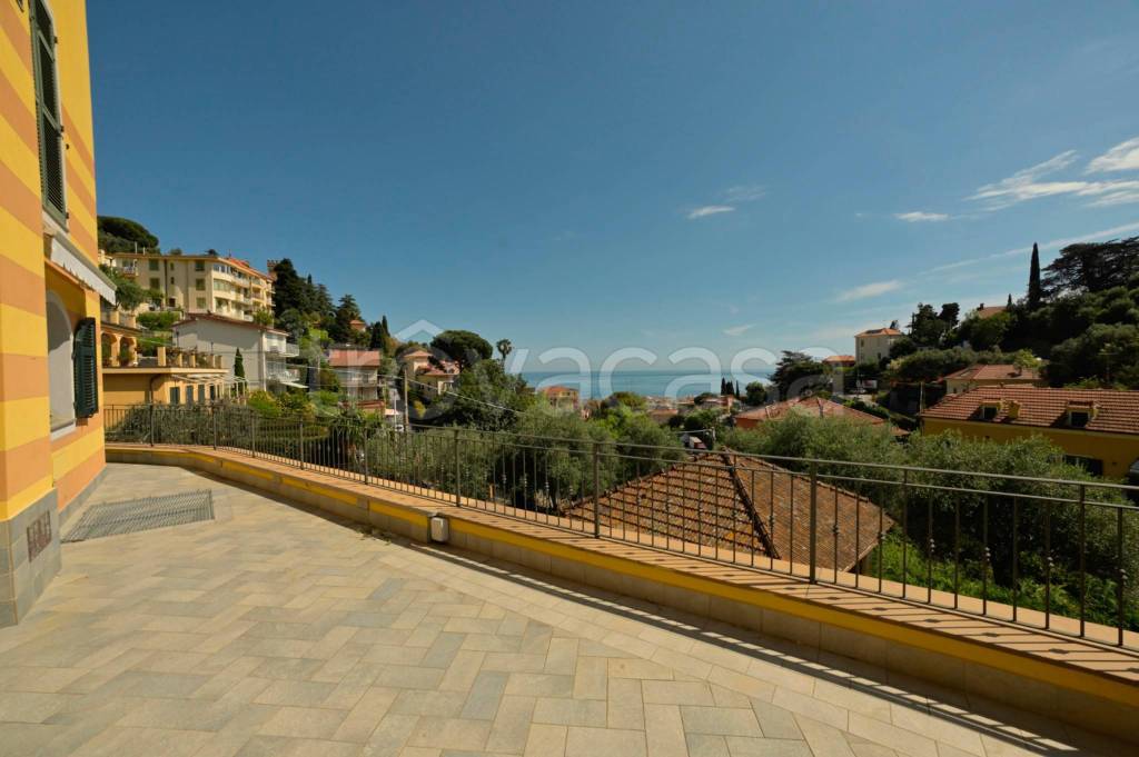 appartamento in vendita ad Alassio