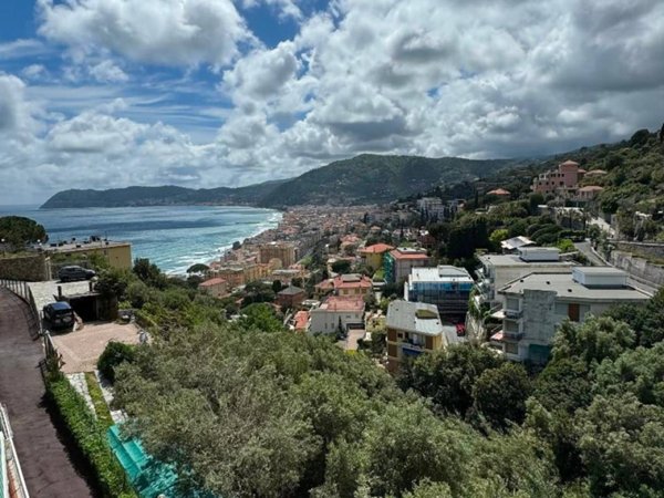 appartamento in vendita ad Alassio in zona Solva