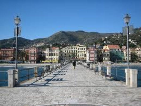 casa indipendente in vendita ad Alassio