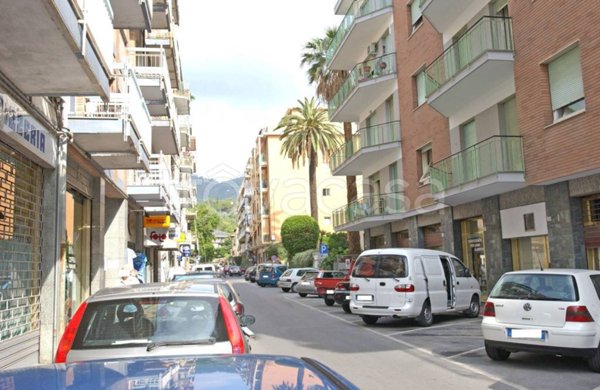 locale di sgombero in vendita ad Alassio