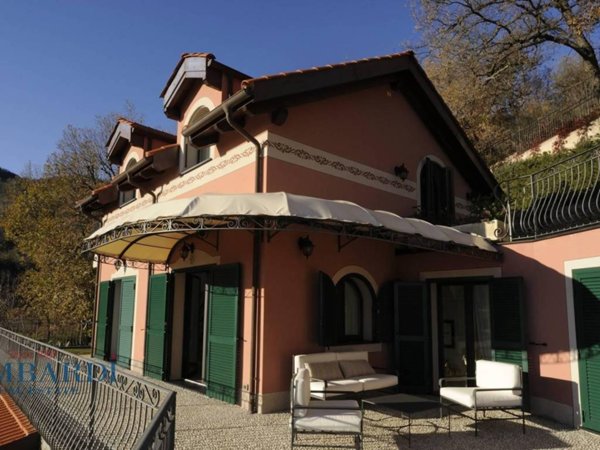 casa indipendente in vendita ad Alassio