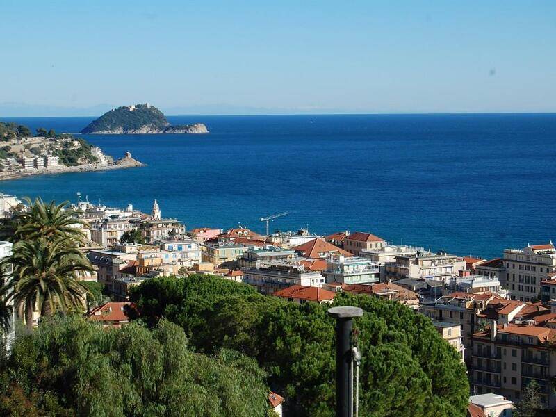 casa indipendente in vendita ad Alassio