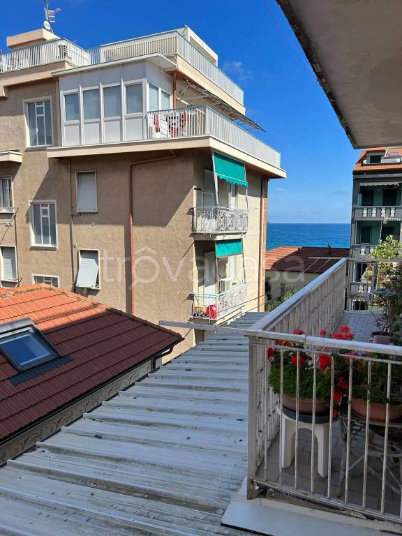 appartamento in vendita ad Alassio