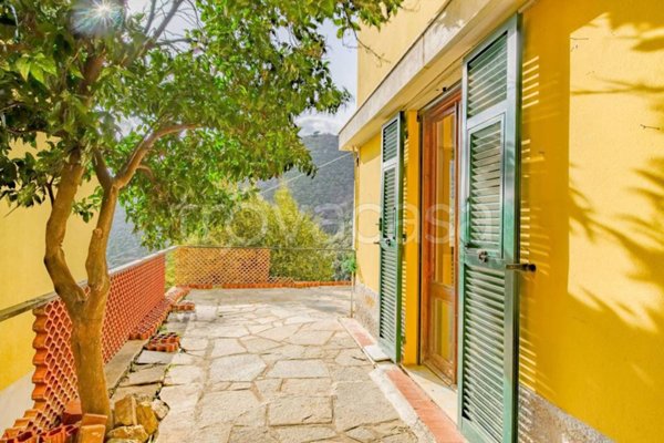 casa indipendente in vendita ad Alassio in zona Solva