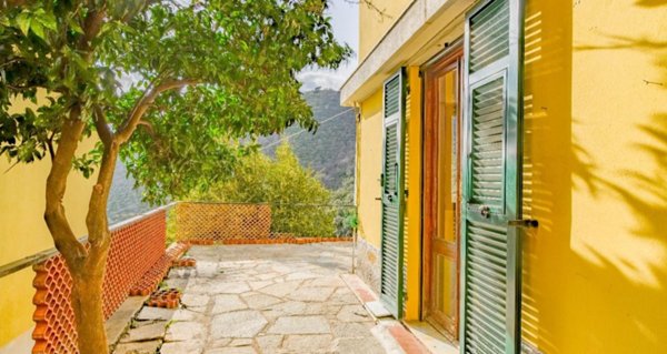 appartamento in vendita ad Alassio in zona Solva