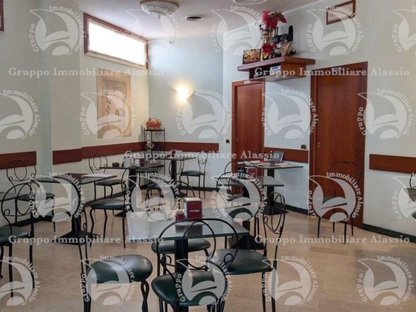 negozio in vendita ad Alassio